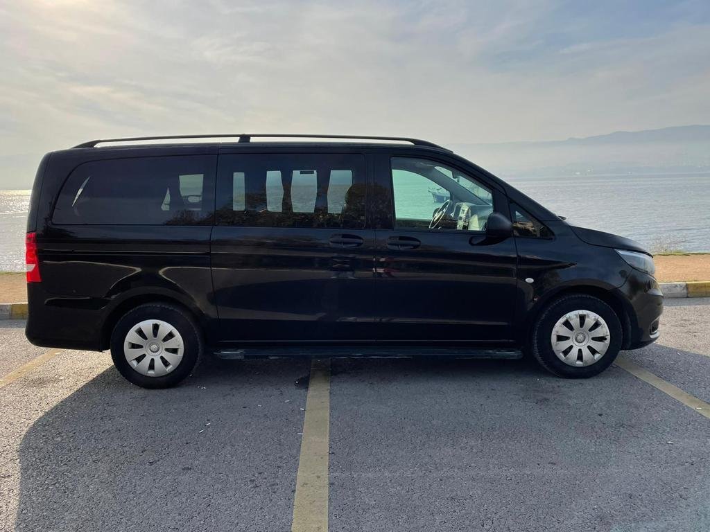 Mercedes Vito con conductor