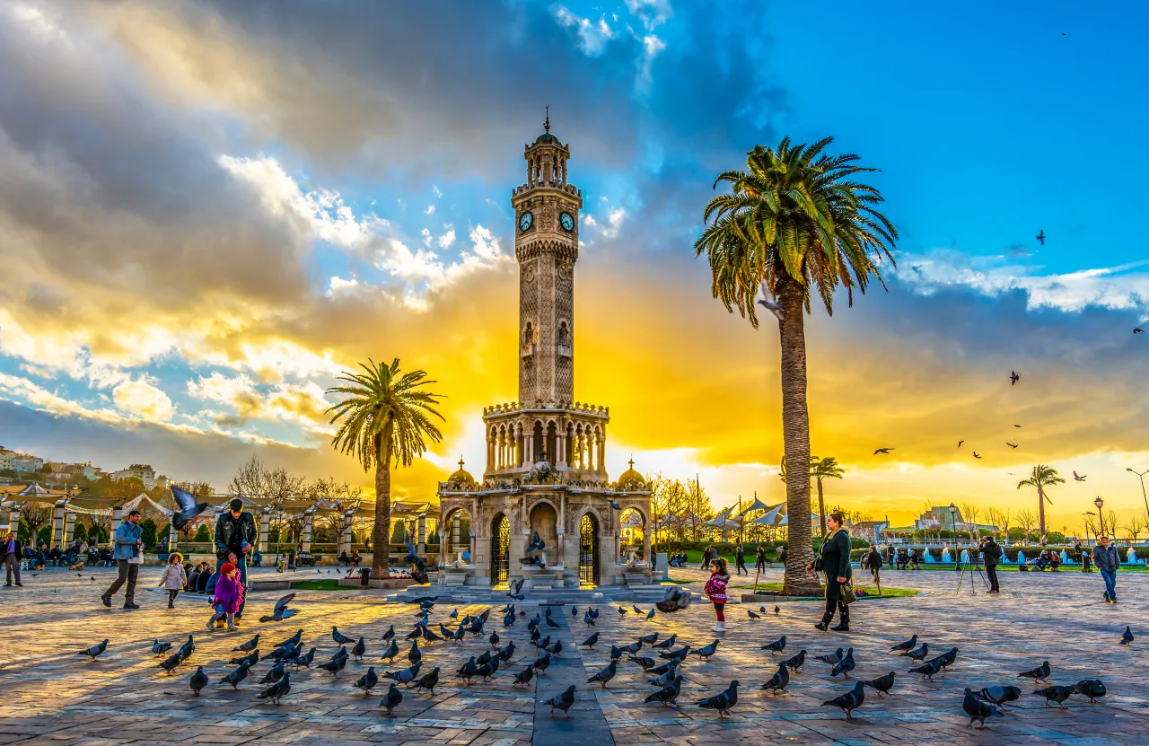 İzmir’s Clock Tower and pigeons in Konak Square