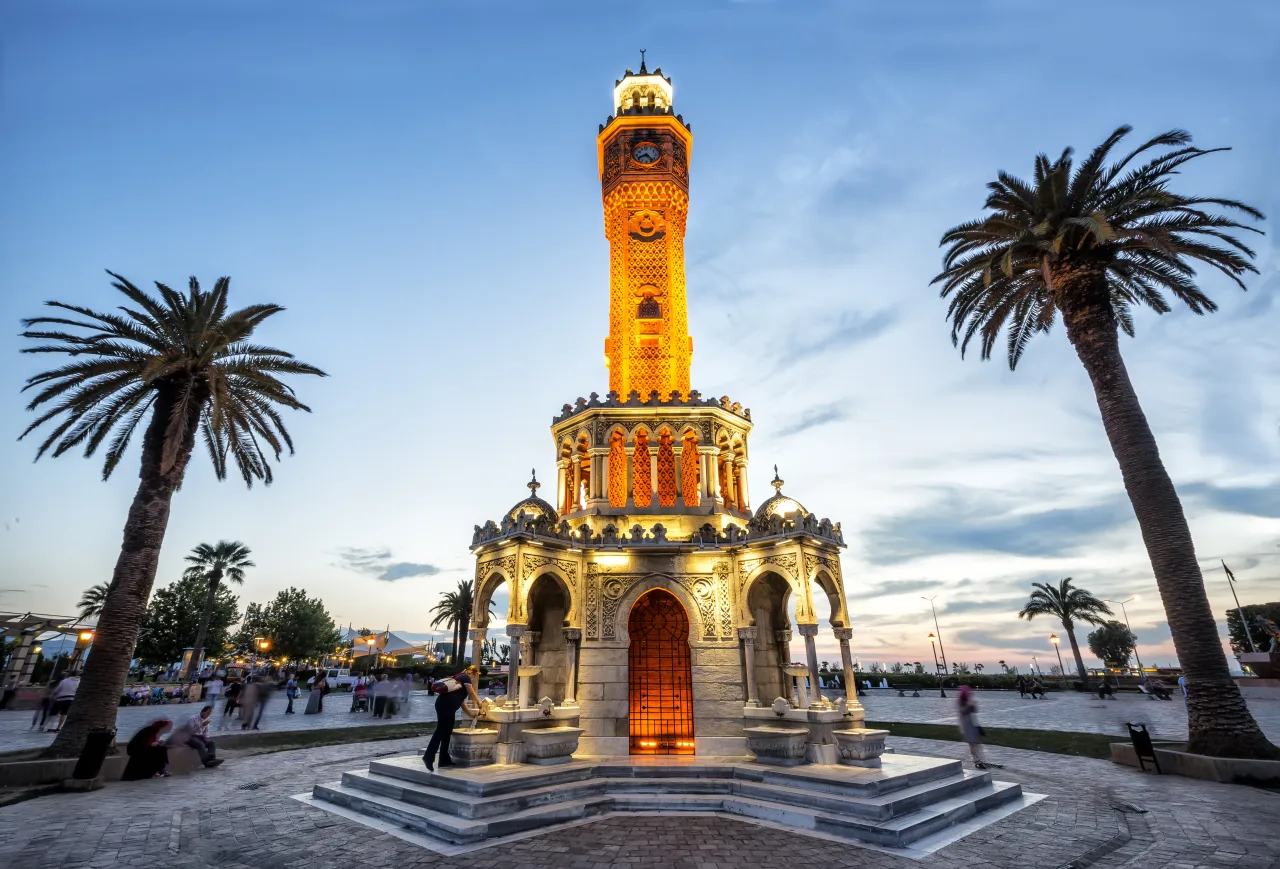 The Clock Tower and palms in İzmir’s Konak Square